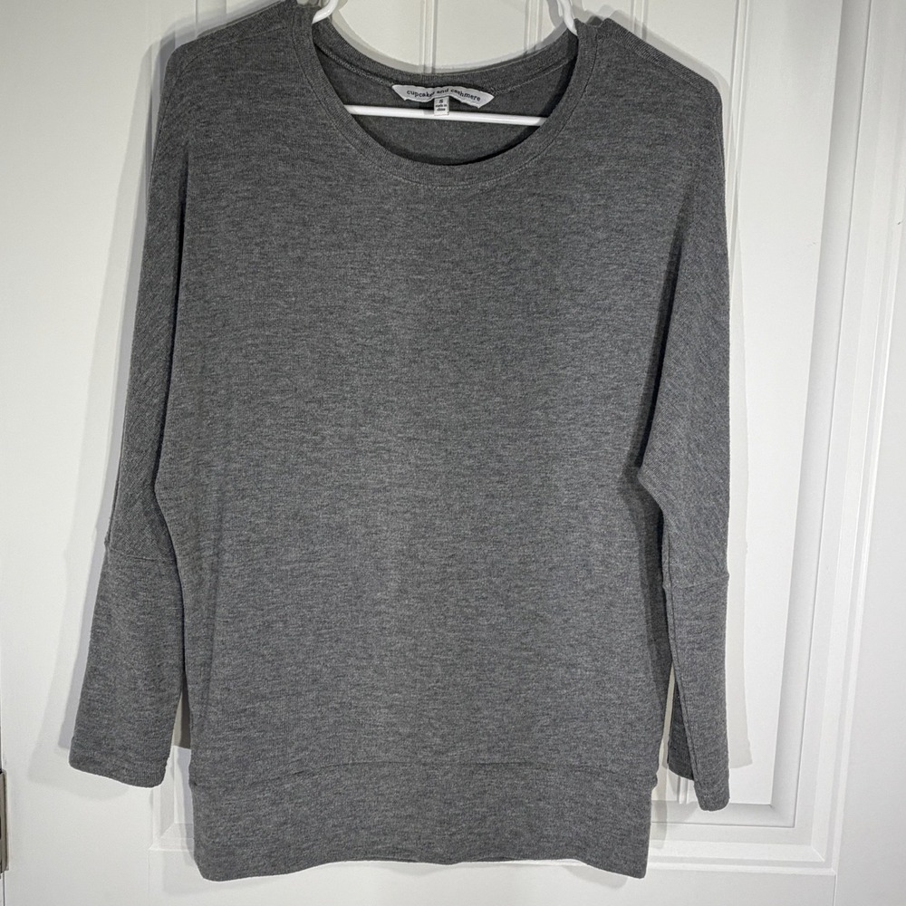 Cupcakes and‎ Cashmere Gray Sweater Small Lightweight Knit Crewneck Pullover